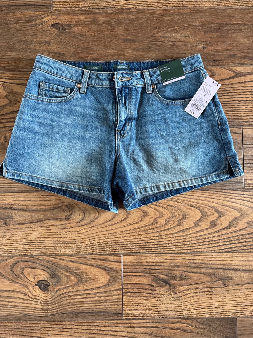 Wild Fable mid rise shorts- size 10 NWT